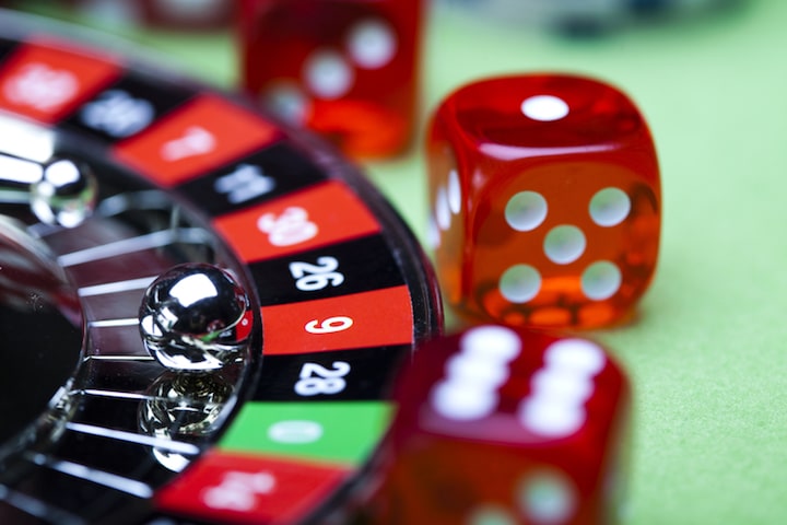 Gluecksspiel im Casino | © panthermedia.net / Sebastian Duda